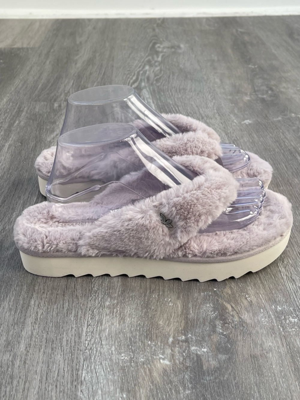 KOOLABURRA by UGG Fuzzy Thong Slipper Sandals Size 9